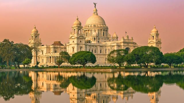 Taj Mahal at sunset